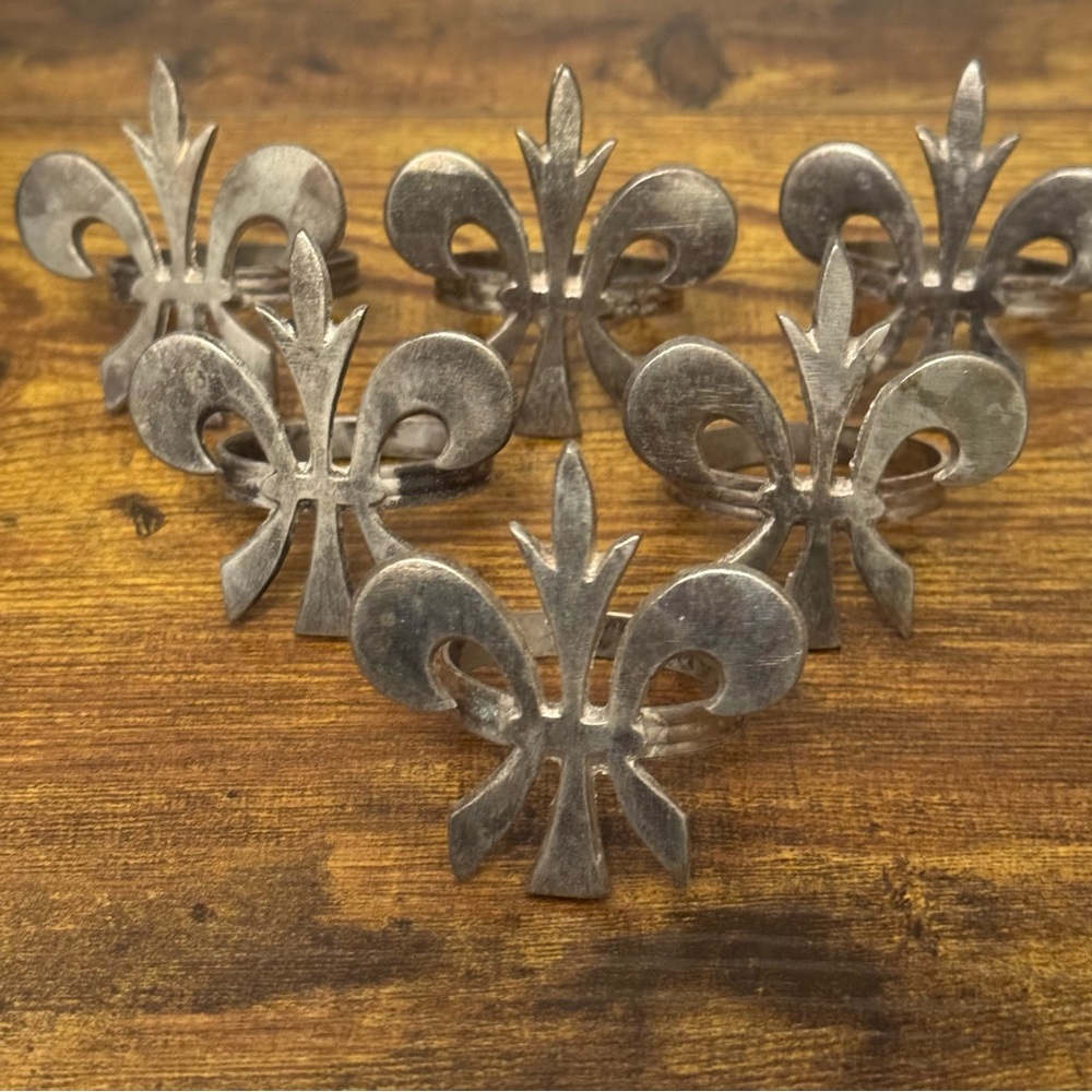 Vintage Fleur De‎ Lis Metal Napkin Rings Set Of Six Silvertone With Patina